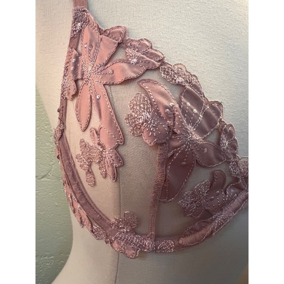 Victoria's Secret Pink Lace Bra 34C - Picture 5 of 8